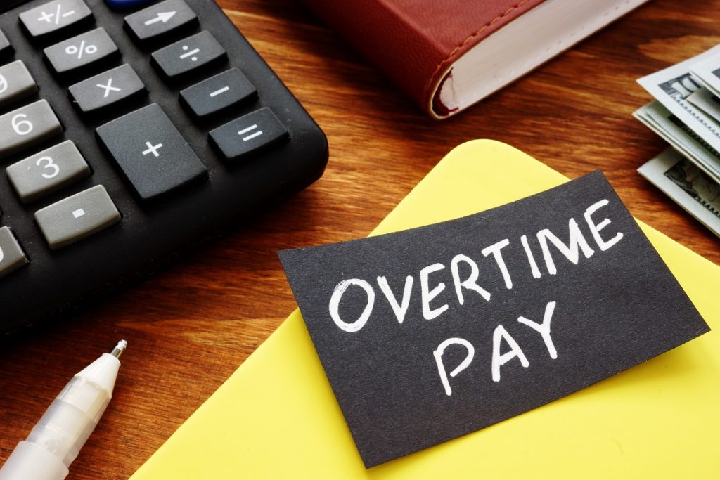 When Do Salaried Employees Get Paid Overtime in Texas?